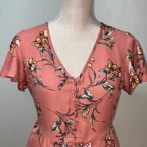 Floral dress with elastic waist, flutter sleeves & ruffle hem women’s size XS